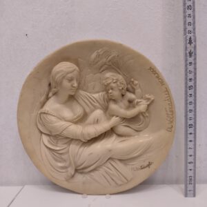 . Reliefwandteller Mutter und Kind