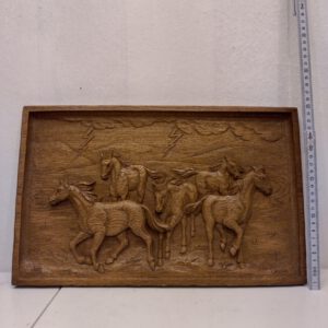 Holzrelief Pferde
