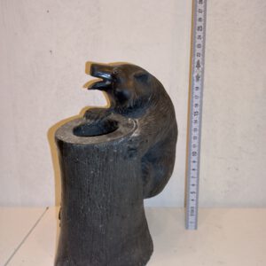 Bär Skulptur aus Kohle
