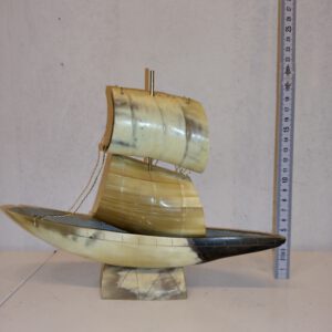 Segelschiff aus Horn