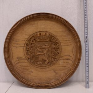 Antike Holzteller mit Berlin Wappen